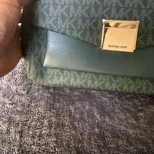MICHAEL Michael Kors Green Shoulder Bag with Monogram Pattern